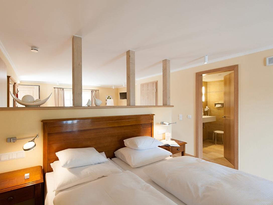 랜드하우스 주 덴 로덴 포어렌 호텔 일젠부르크 외부 사진 A room at the hotel